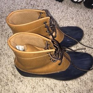 New never worn Duck Boots